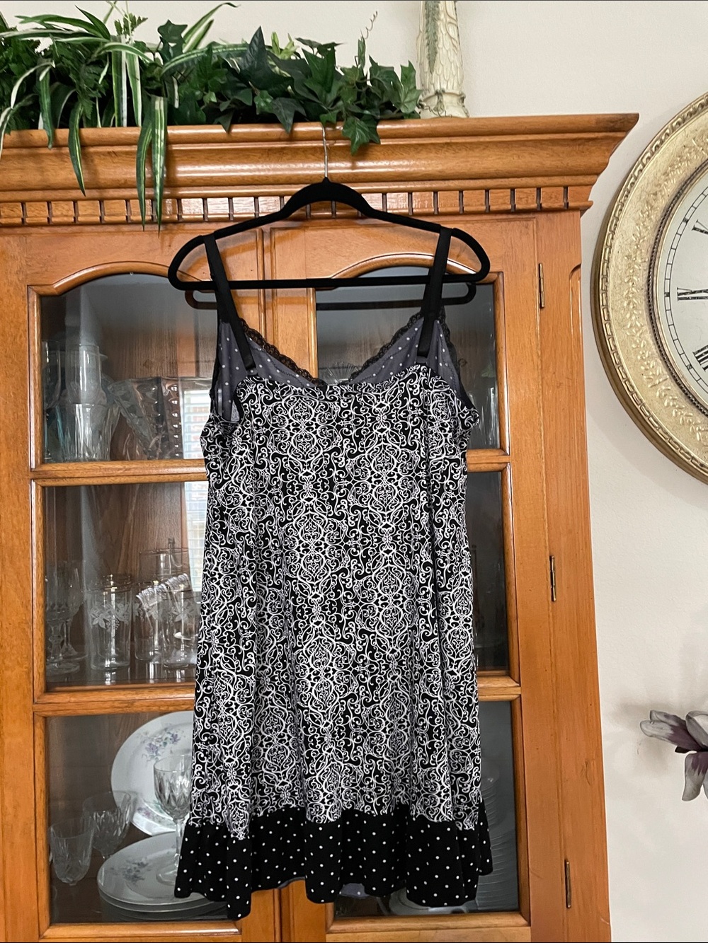 DELTA BURKE plus SZ 3X Black & White Printed Slip gown w front lace adj straps - Picture 6 of 10